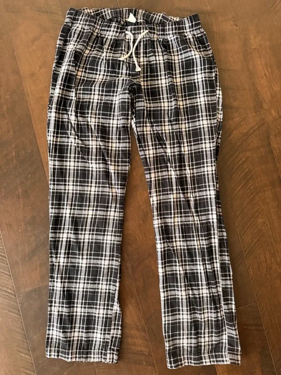 💛 Old Navy Black White Plaid Pajama Pants (S) - Picture 2 of 4
